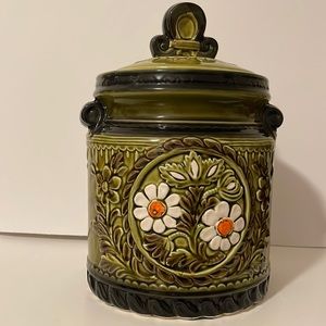 Vintage Mugsroyale cookie jar